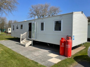 Beautiful 3-bed caravan situated on Lakeland haven